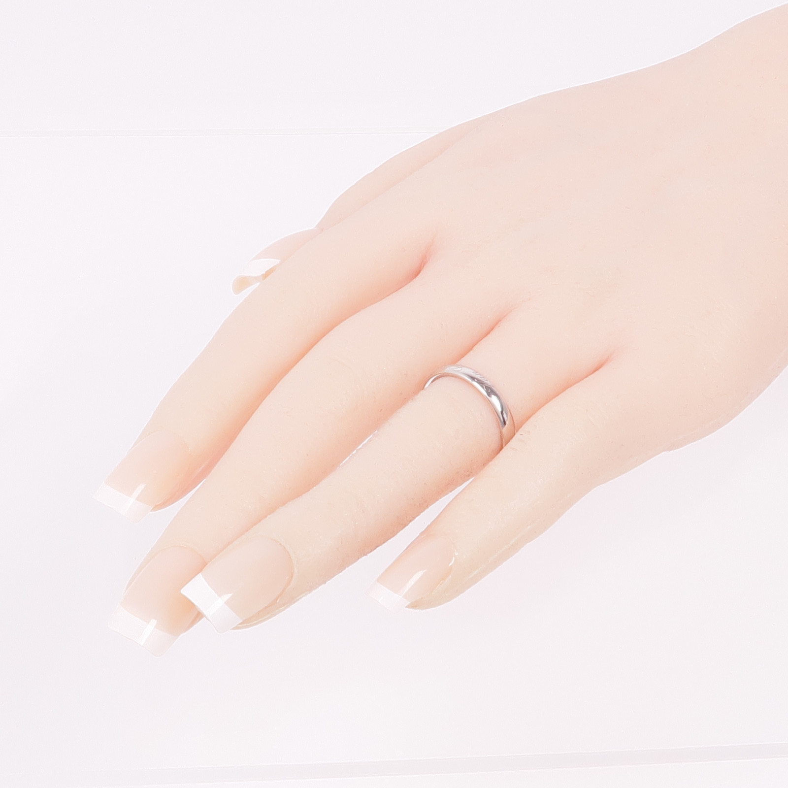 Van Cleef & Arpels Tendrement Signature Wedding Band Ring PT950
