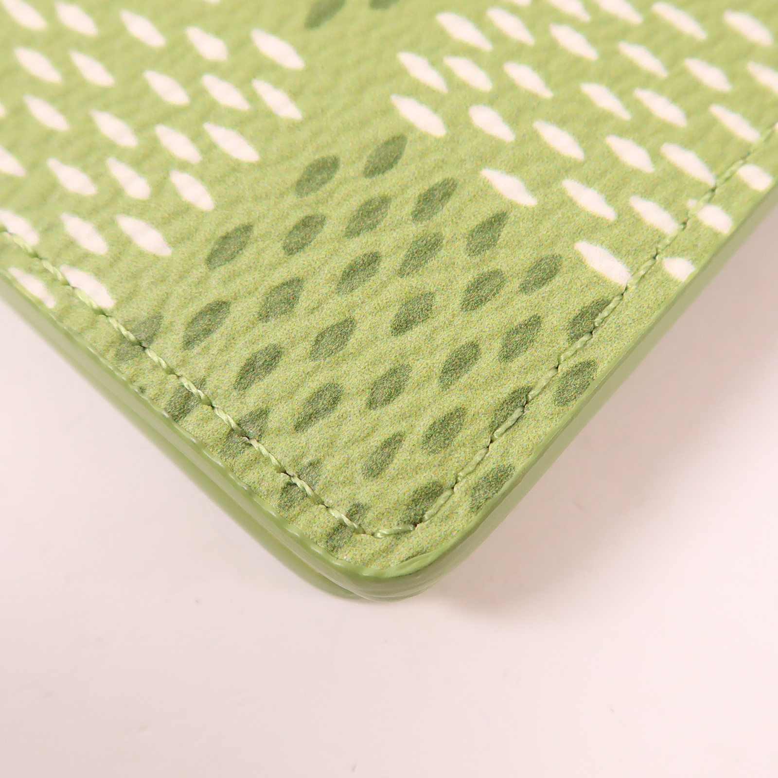 希少◆送料込【LOUIS VUITTON】財布 Golf Slender Wallet Green Louis Vuitton Slender Wallet in Golf Motif — Breakfast Ball