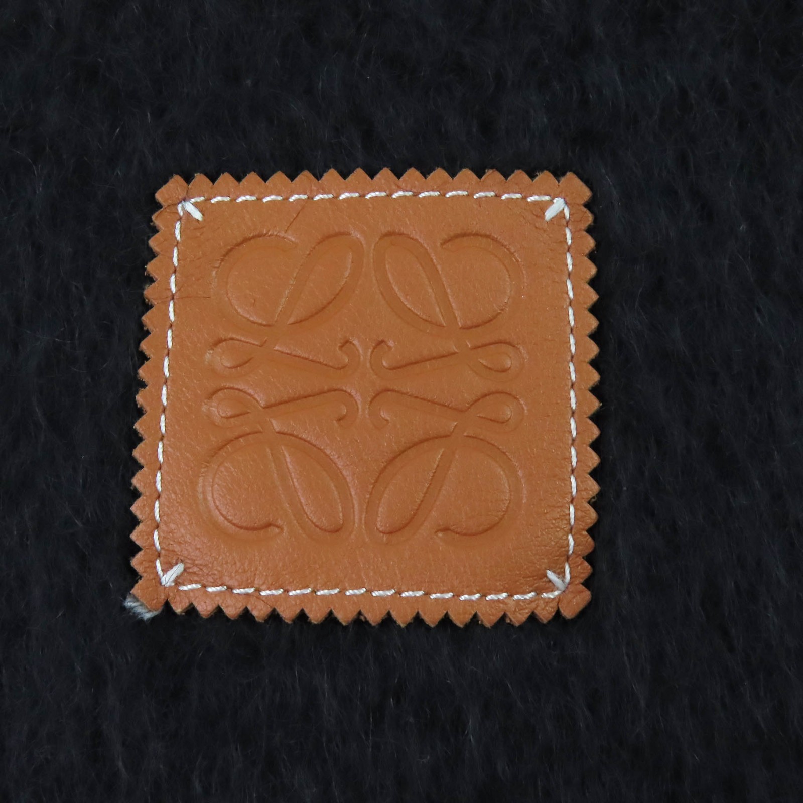 小物 LOEWE Mohair Anagram Leather Patch Scarf Excellent LOEWE Scarf Anagram Leather Patch with Fringe, Long
