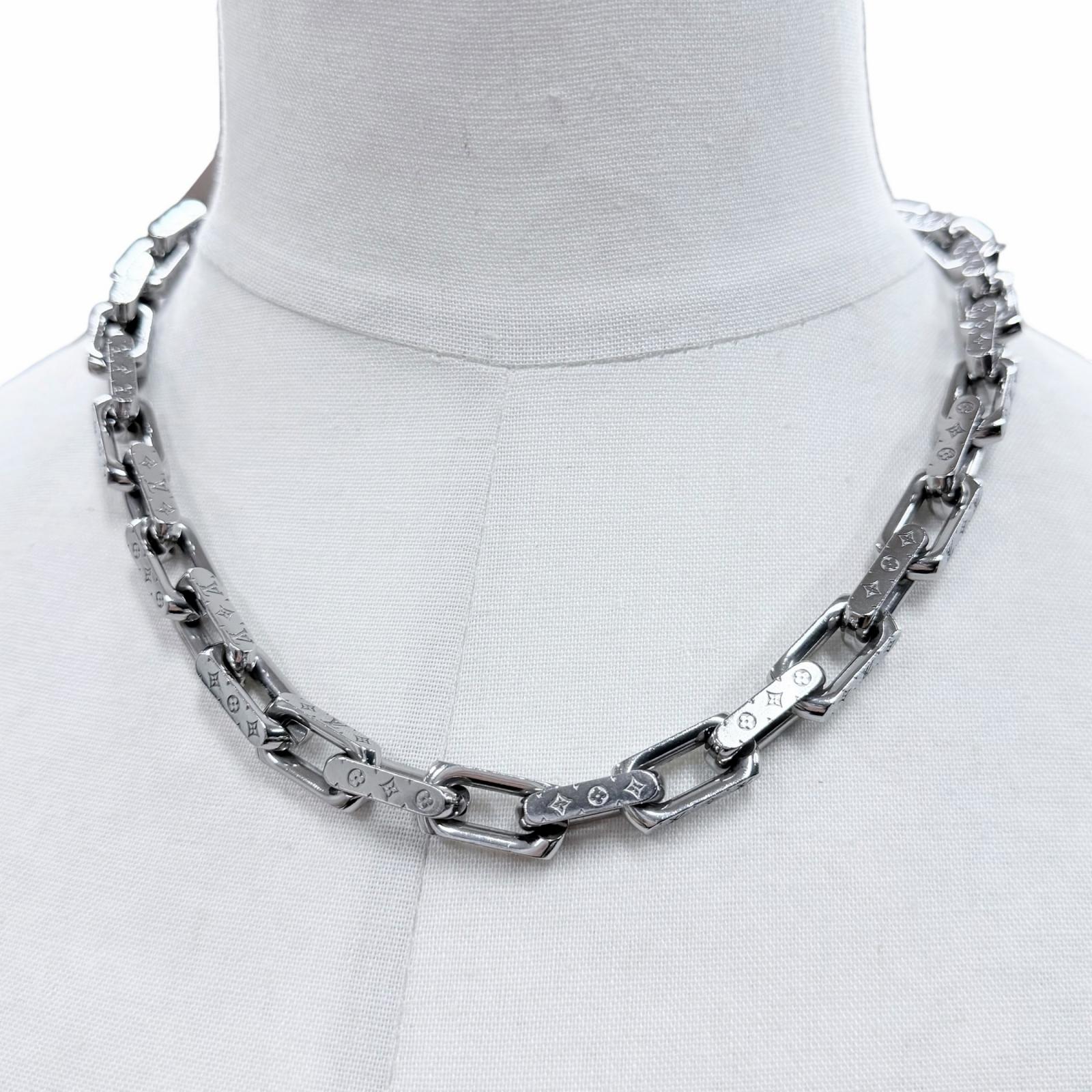 Great LOUIS VUITTON Necklace Collier Chain Monogram Silver mens