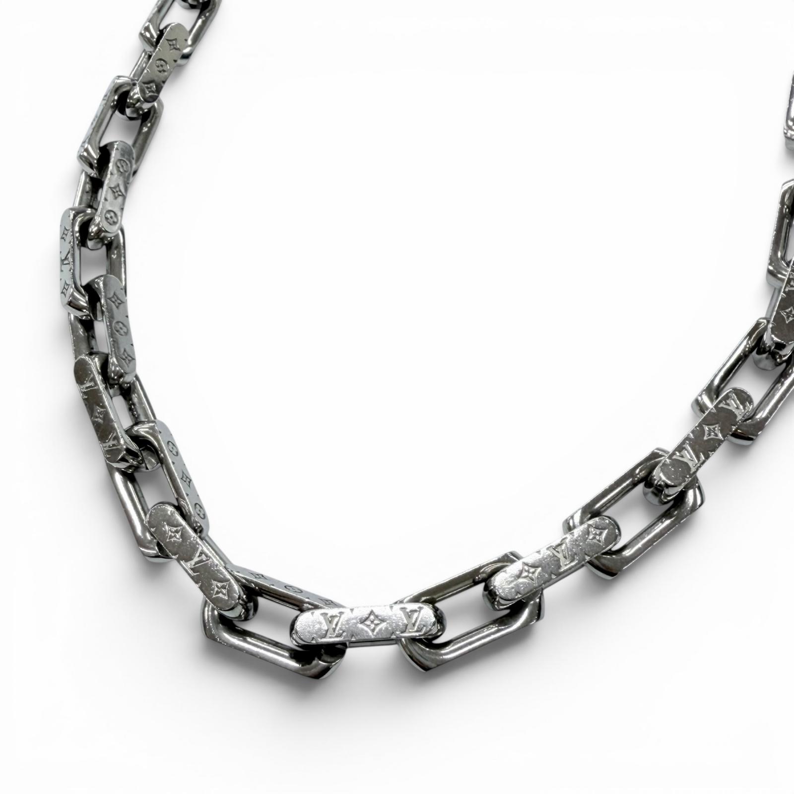 Great LOUIS VUITTON Necklace Collier Chain Monogram Silver mens 