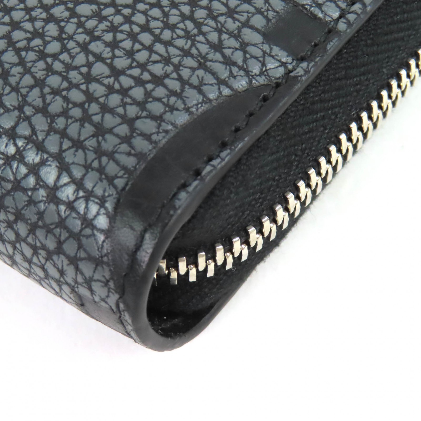 Excellent GUCCI Purse Maxi GG Zip Around Wallet gray leather mens