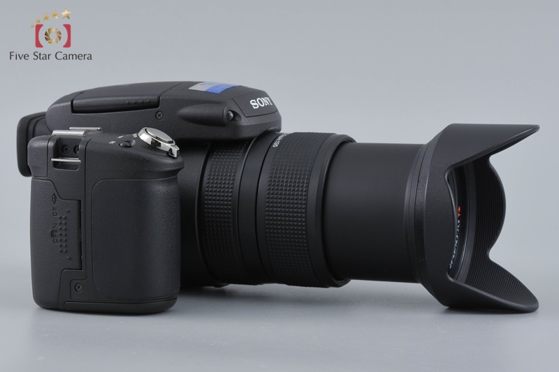 Sony Cyber-Shot DSC-R1 10.3 MP Digital Camera [Japanese Language