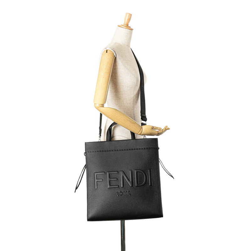 FENDI｜SHOULDER BAGS (Fendi Roma leather shopper bag (7V Amazon.com: FENDI Roma Embossed Logo Black Calf Leather