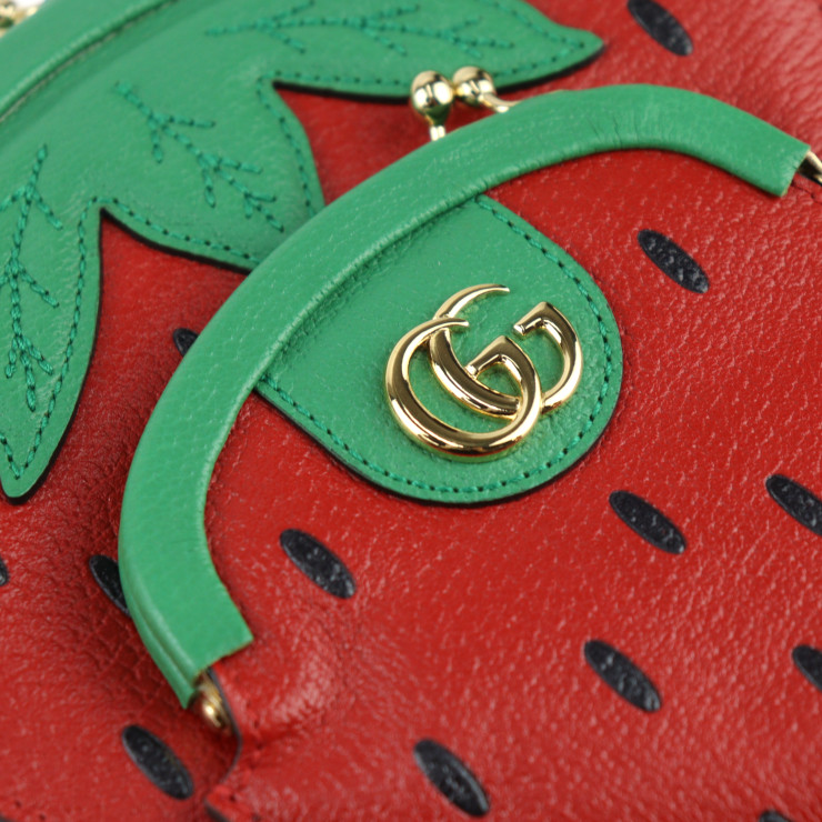 GUCCI いちご型レザーケース GUCCI Shoulder Bag 719725 Strawberry-shaped pochette Frutini