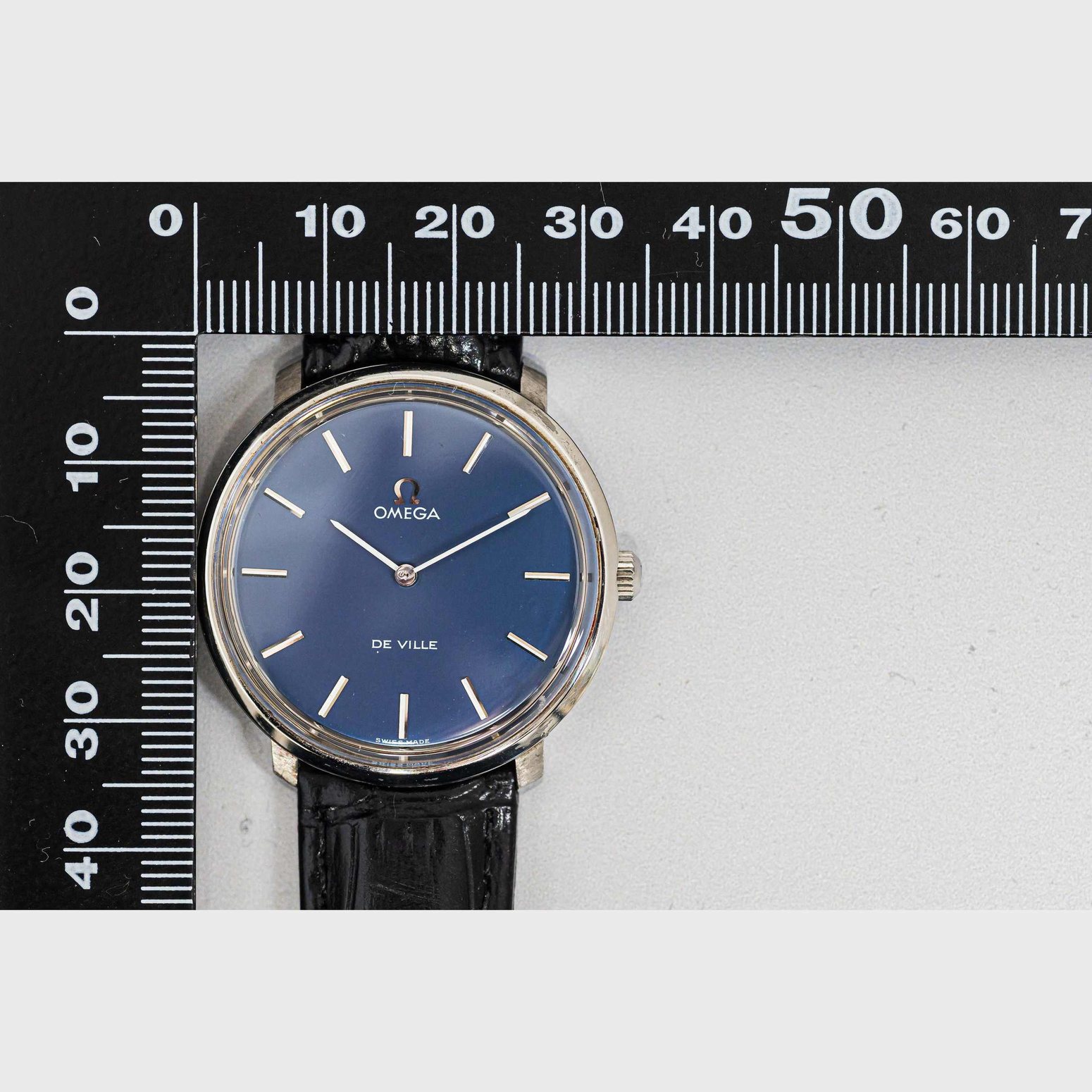 Vintage 1970s **NEAR MINT** OMEGA De Ville TOOL.104 Hand Winding