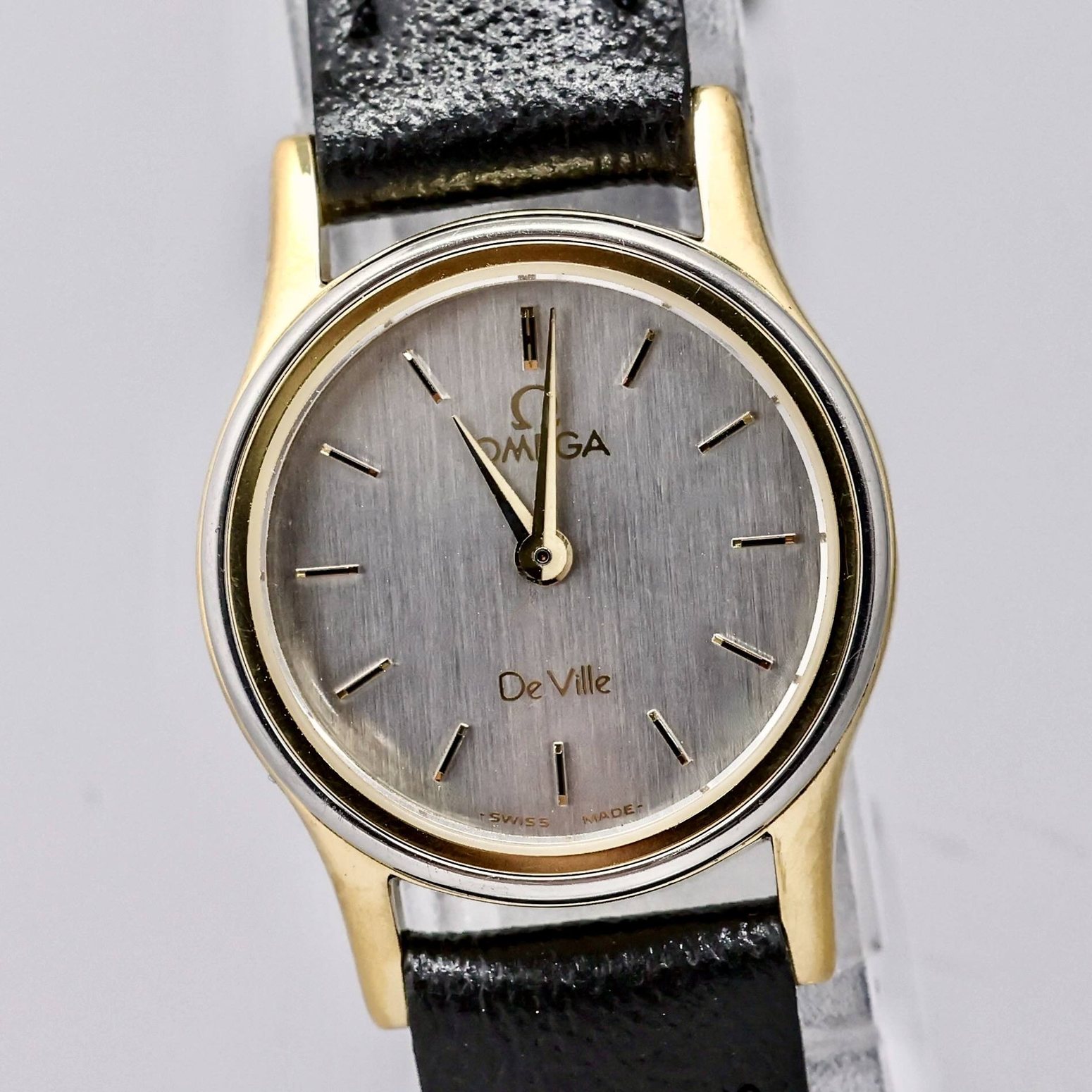 Vintage 1980 *NEAR MINT* OMEGA De Ville Cal.1387 Qz Push Crown