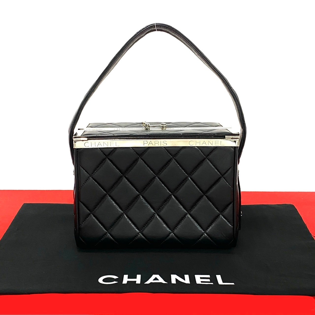 CHANEL Kannon Vanity Matrasse Vanity bag Handbag leather black 64568