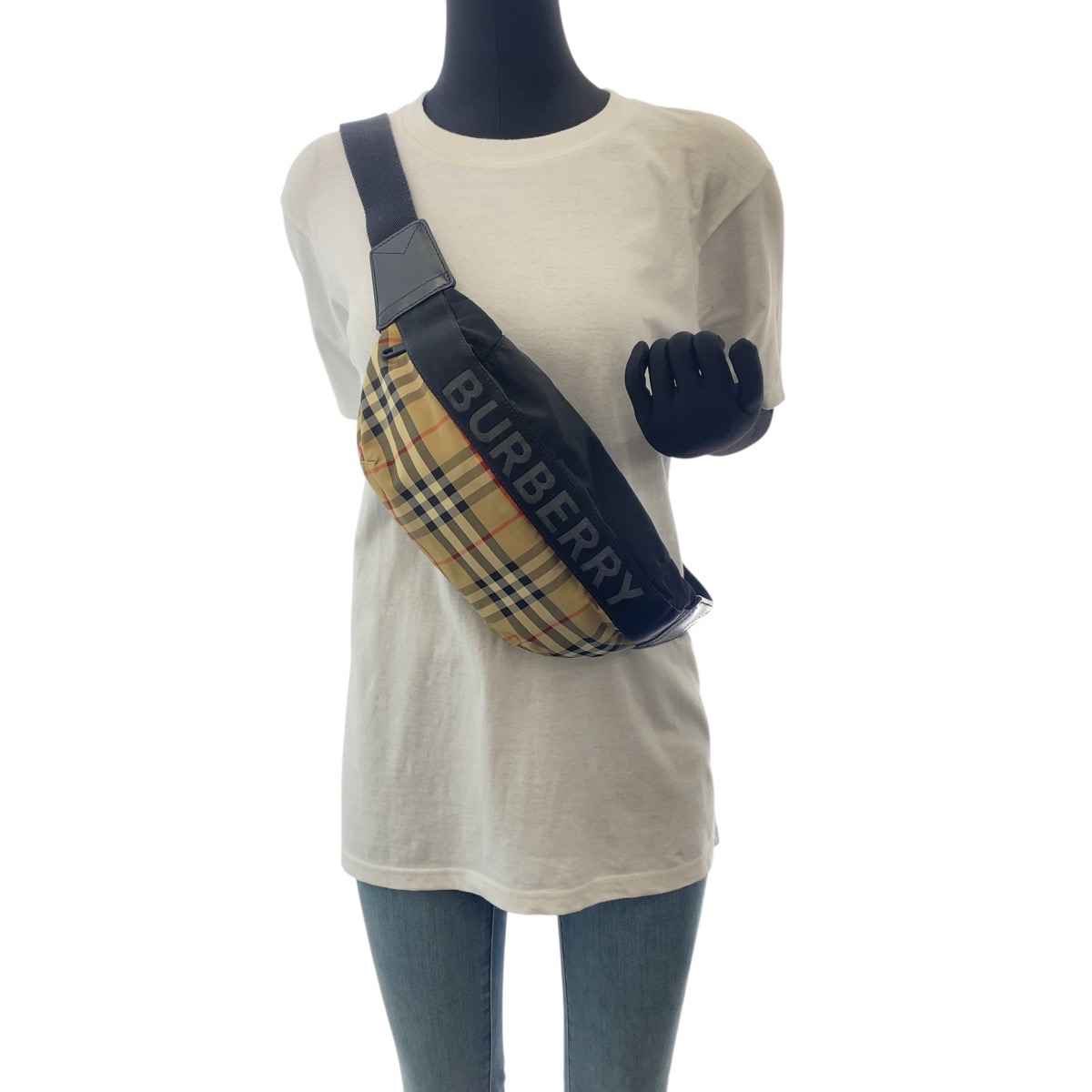 BURBERRY チェックハタンハermudaショツ 8052746 A6022 BURBERRY Check pattern Body bag, bum bag, unisex Beige black