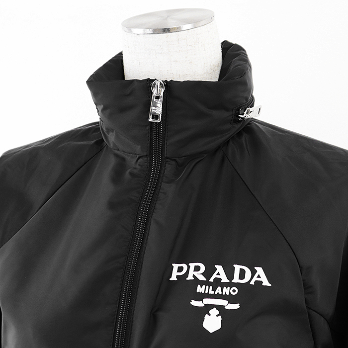 PRADA 2021y RE-NYLON Logo Patch Cropped Rain Jacket Women