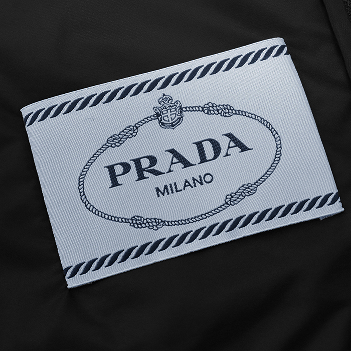 PRADA 2021y RE-NYLON Logo Patch Cropped Rain Jacket Women Size 38