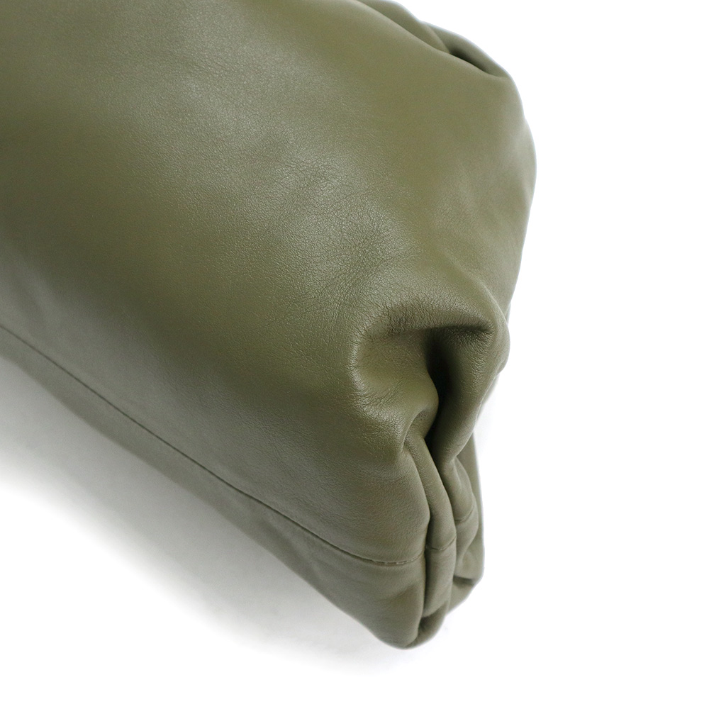 BOTTEGA VENETA ◆ The Pouch Clutch Bag Bottega Veneta The Pouch Leather Clutch – The Luxury
