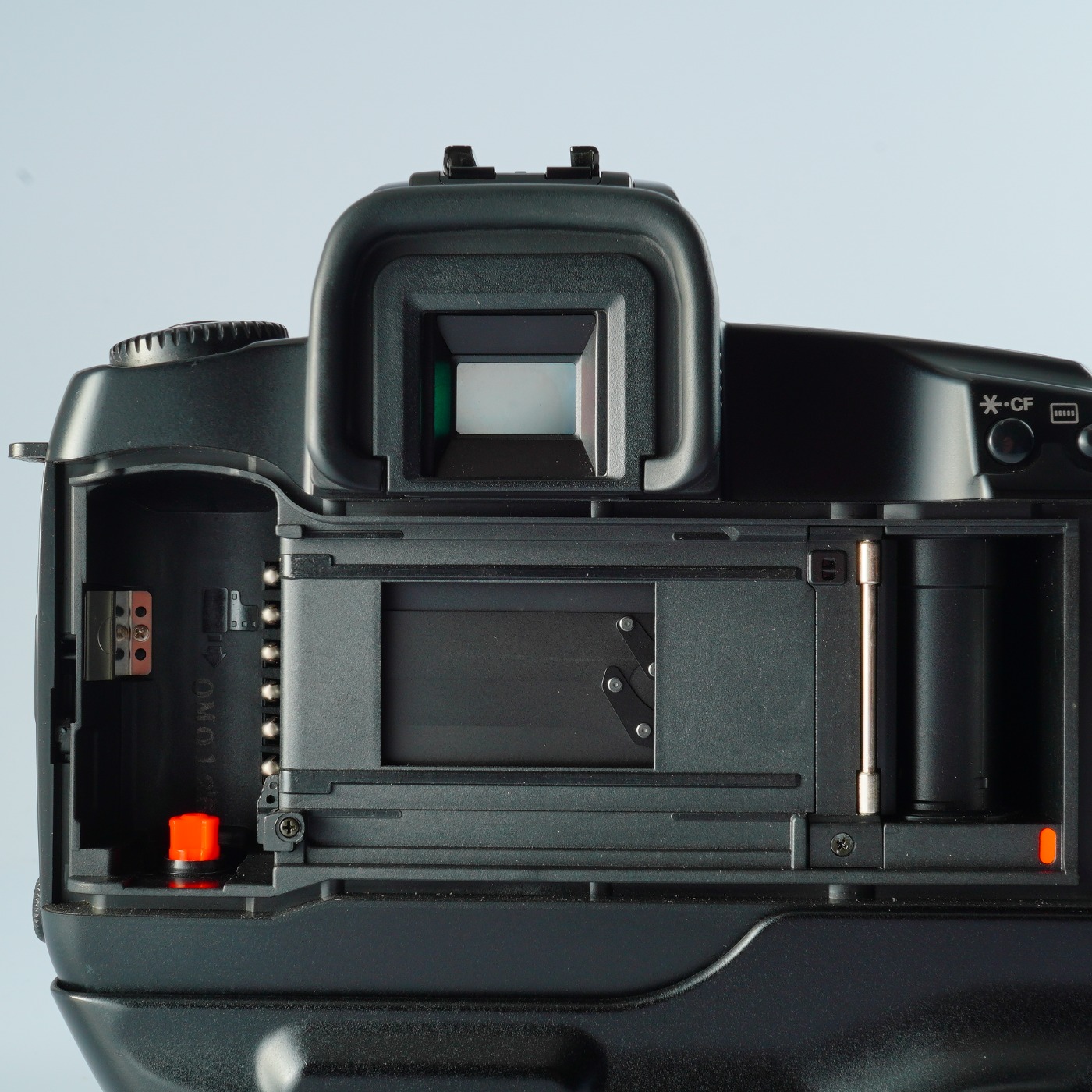 VERY GOOD Canon EOS 5 QD + VG-10 + EF 35-135mm F/4-5.6 USM