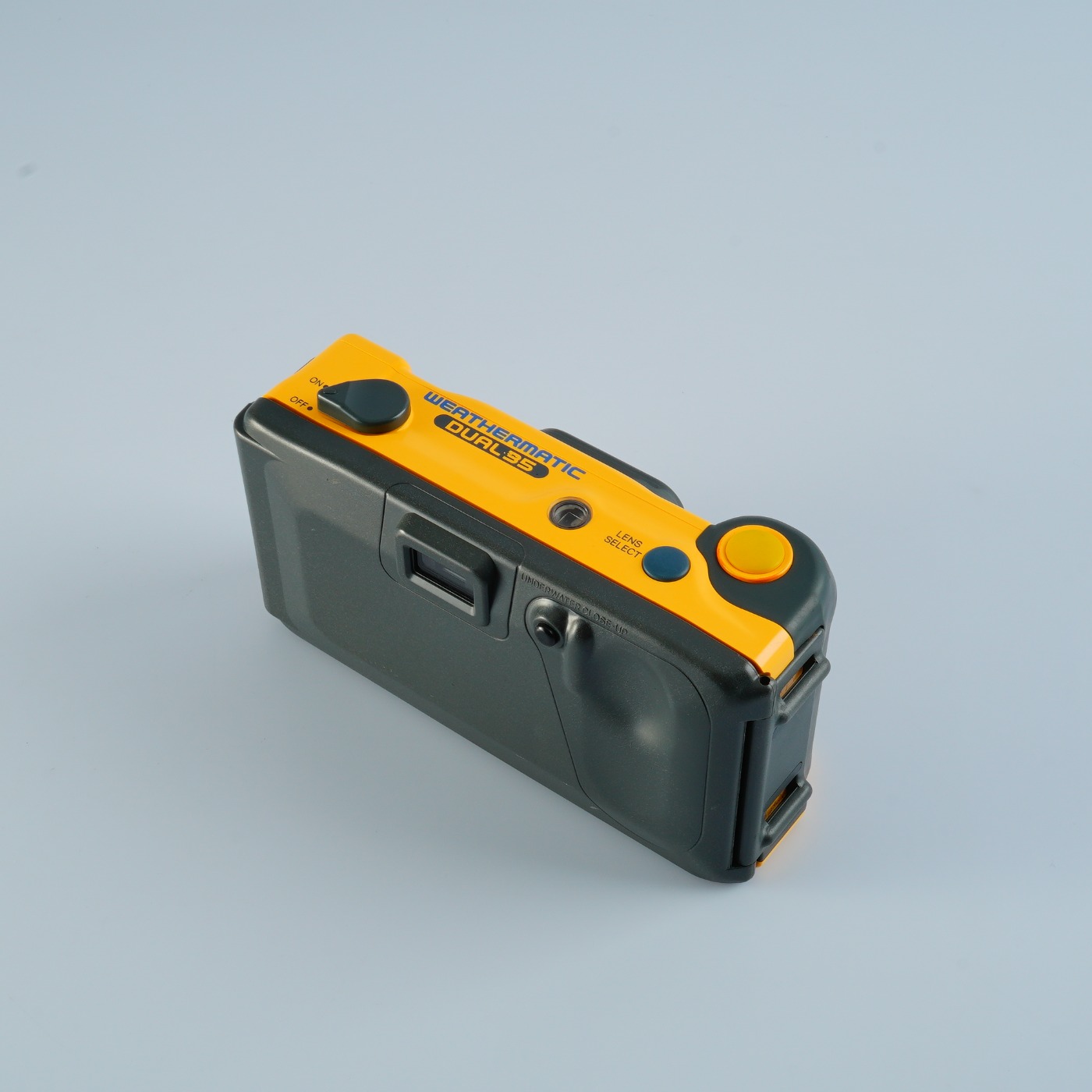 EXCELLENT MINOLTA Weathermatic Dual 35 Point & Shoot Film Camera