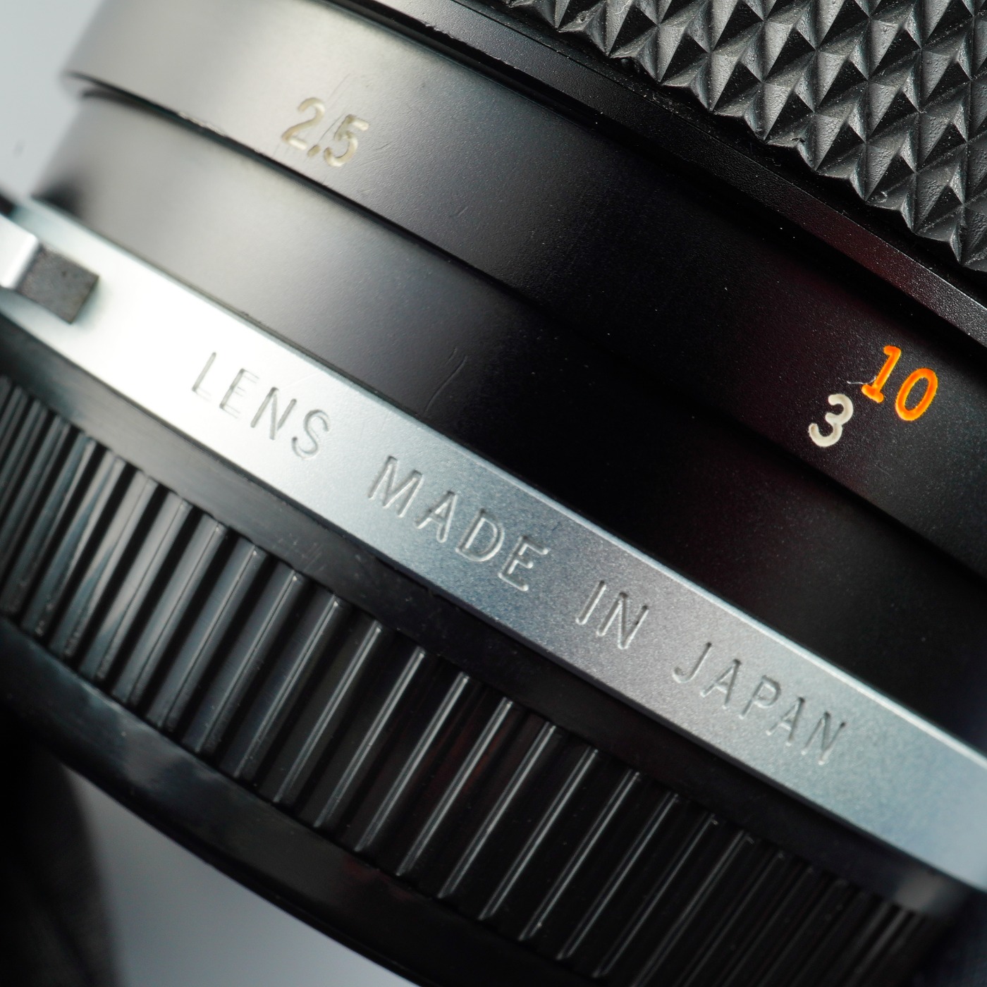 EXCELLENT OLYMPUS OM-SYSTEM ZUIKO MC AUTO-T 200mm F/4 Prime Lens
