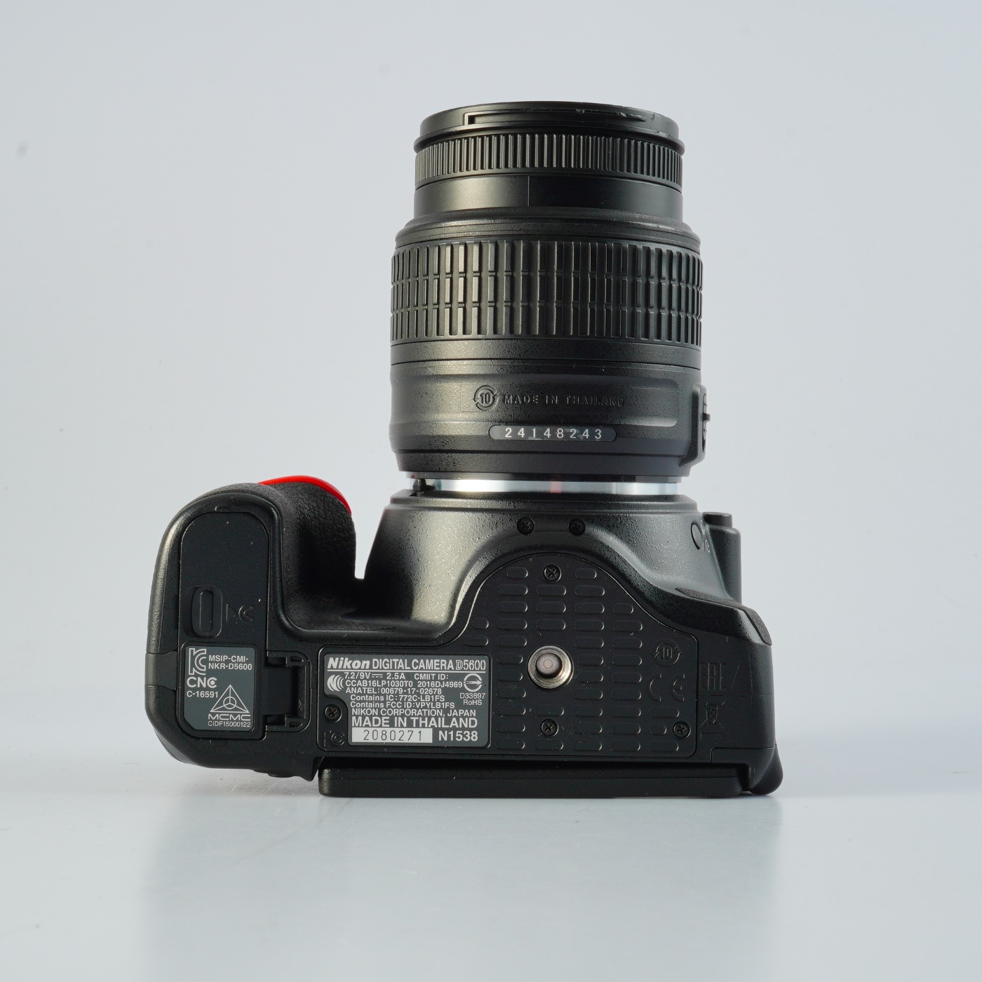 NEAR MINT Nikon D5600 + AF-S DX NIKKOR 18-55mm F/3.5-5.6 GⅡ VR +