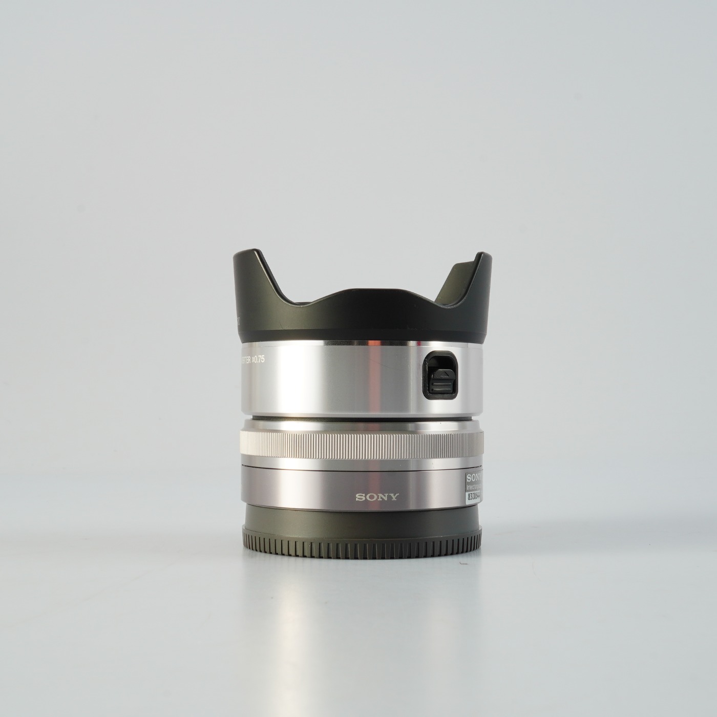 EXCELLENT SONY E 16mm F/2.8 SEL16F28 + Ultra Wide Converter x0.75